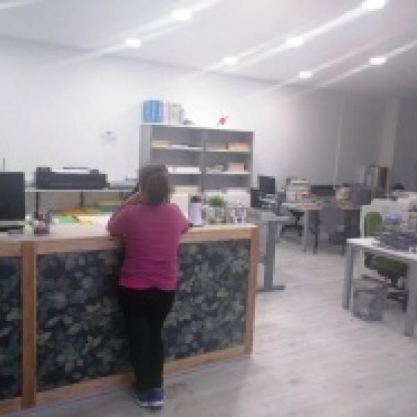 Instalación de Gabinete de Diseño y Reprografía Burlesk